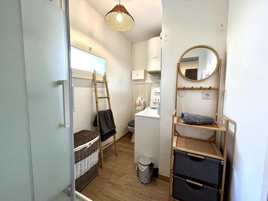 Cote Cour - Appartement En Plein Centre-Ville & Proche Des Thermes Rochefort  Buitenkant foto